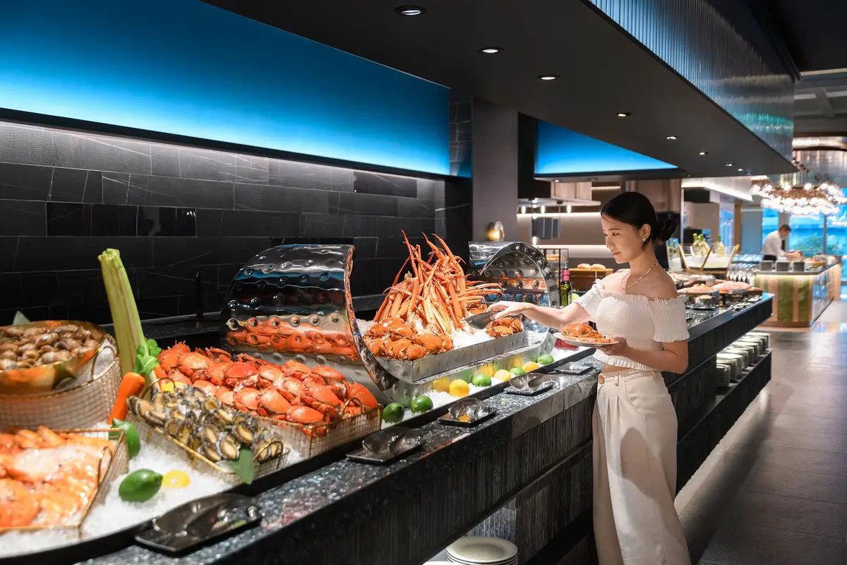 restaurant cover