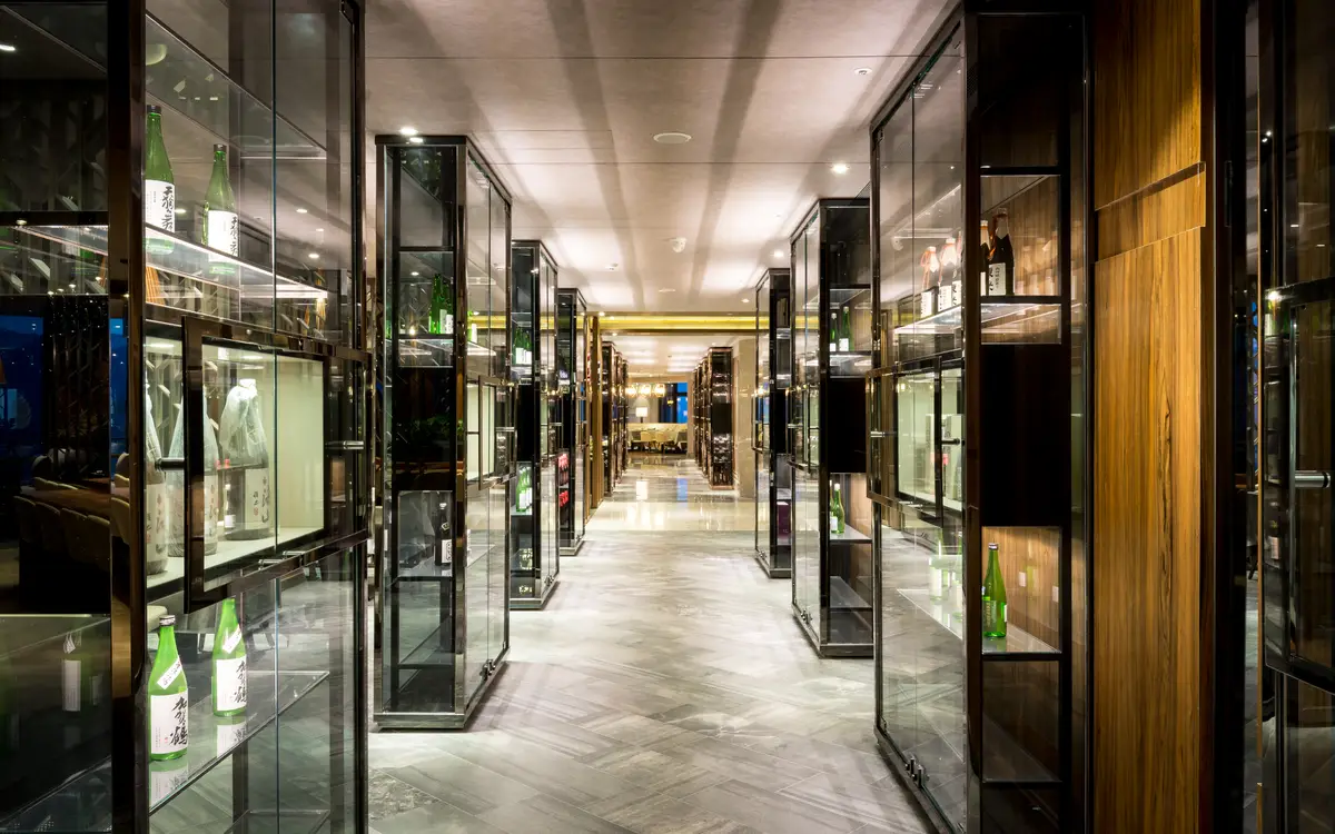 restaurant cover
