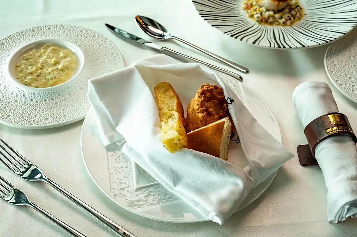 restaurant cover
