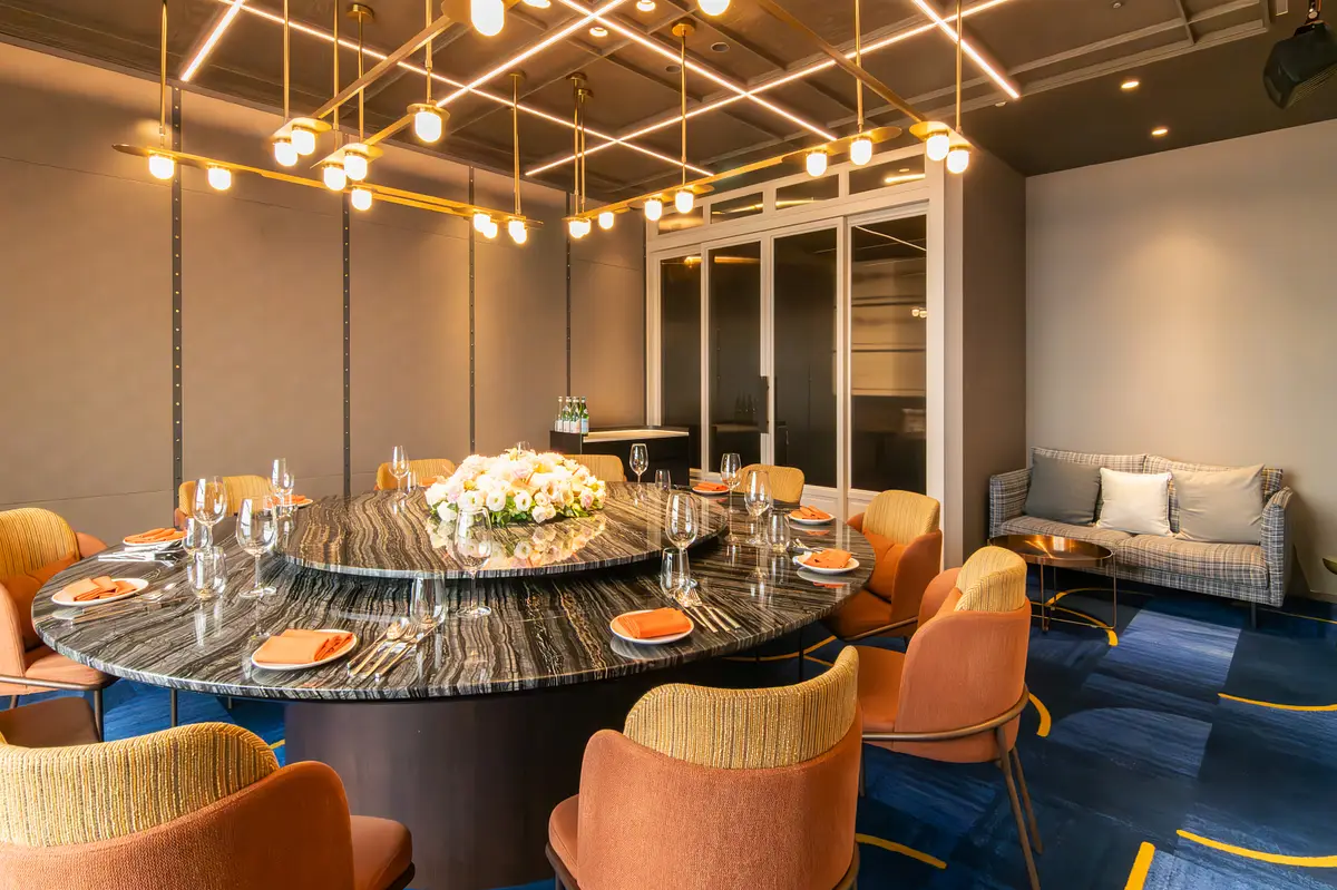 restaurant cover