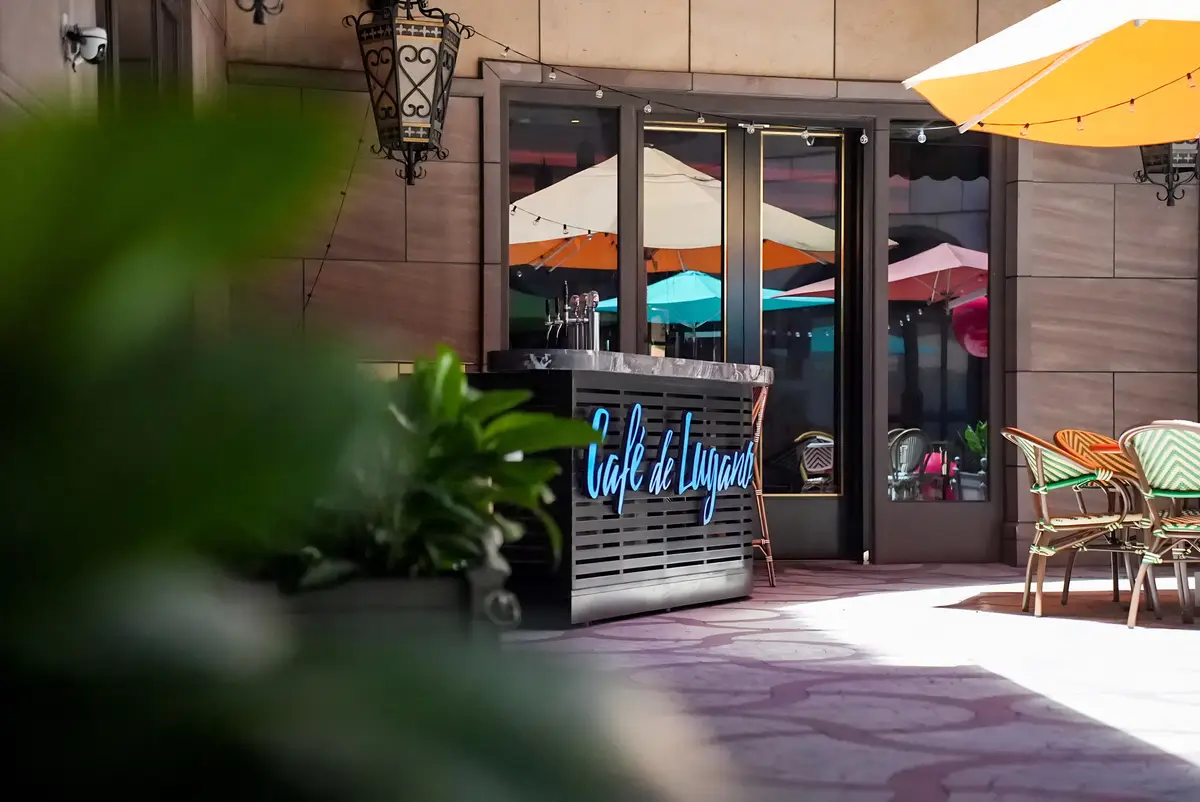 restaurant cover