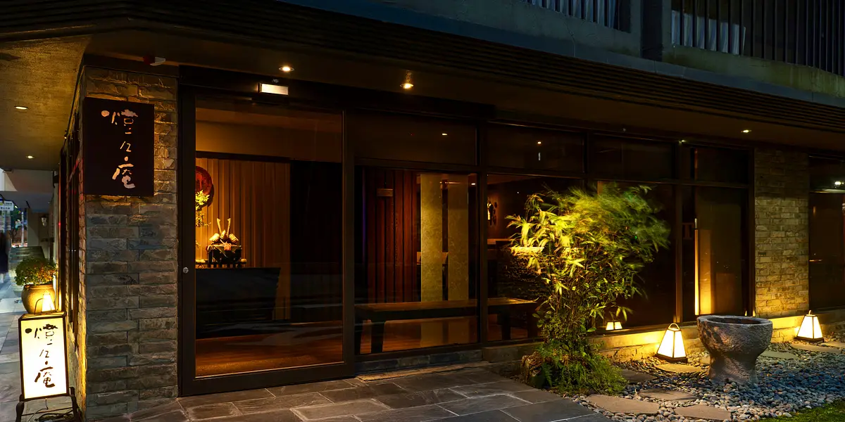 restaurant cover
