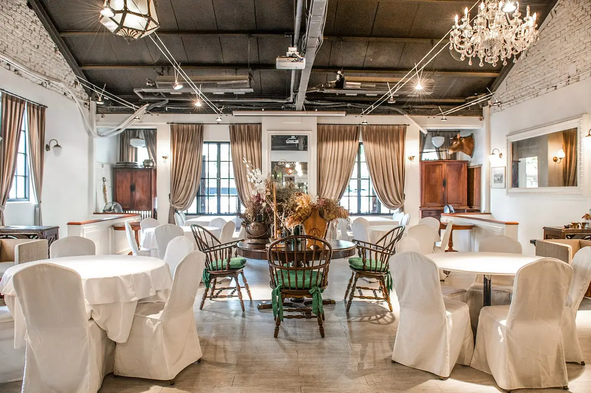 restaurant cover