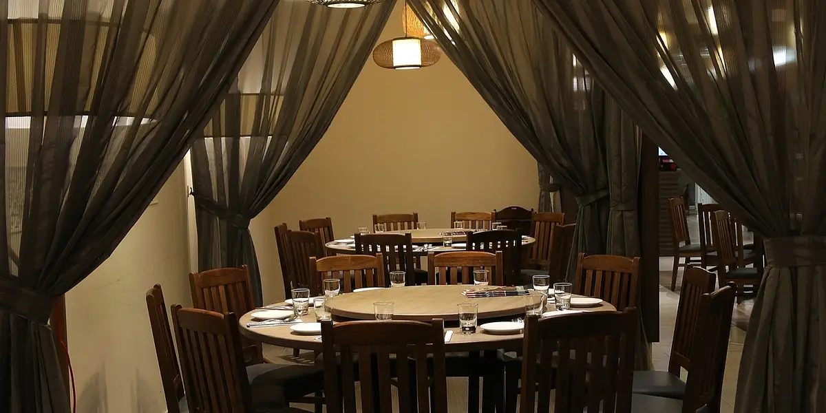 restaurant cover