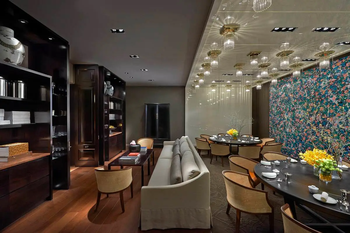 restaurant cover