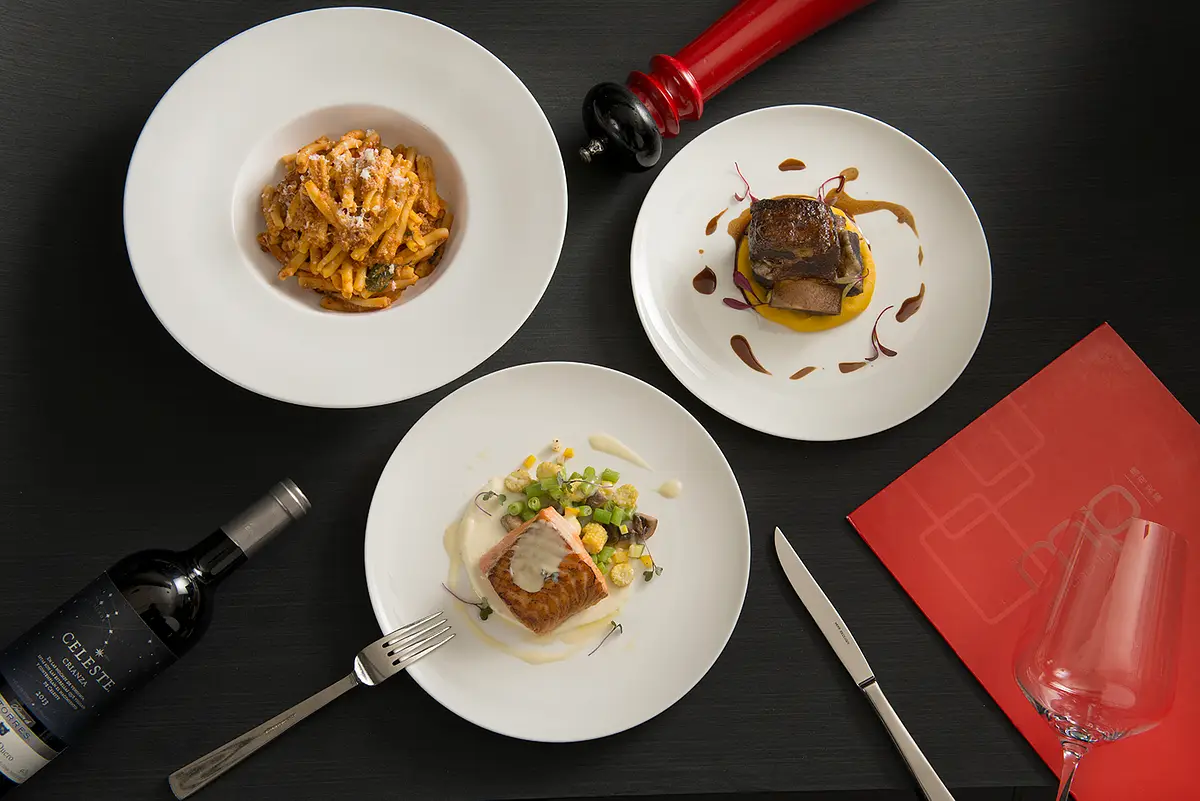 restaurant cover