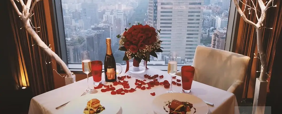 restaurant cover