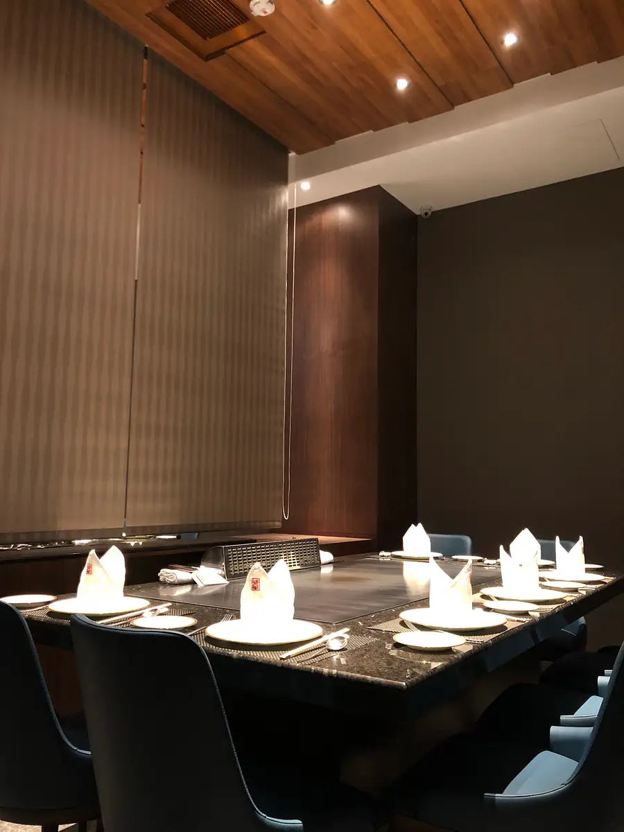 restaurant cover