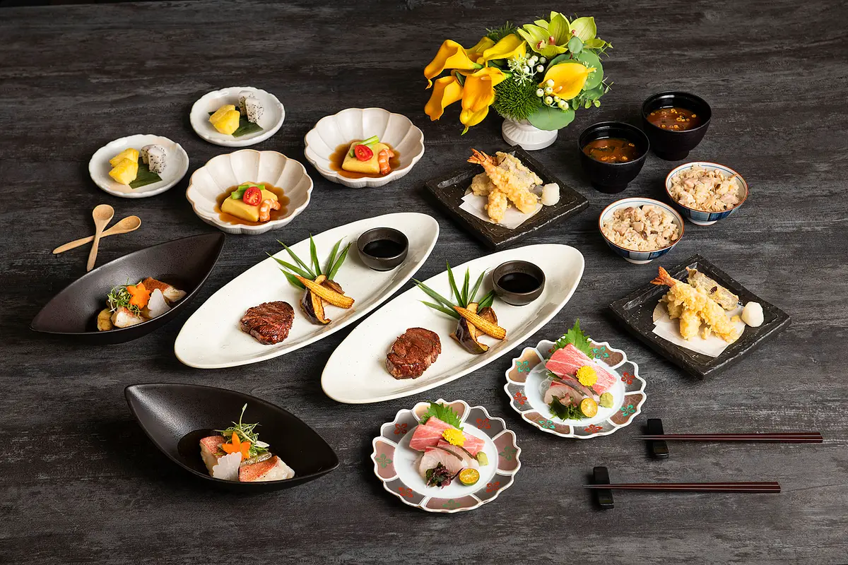 restaurant cover