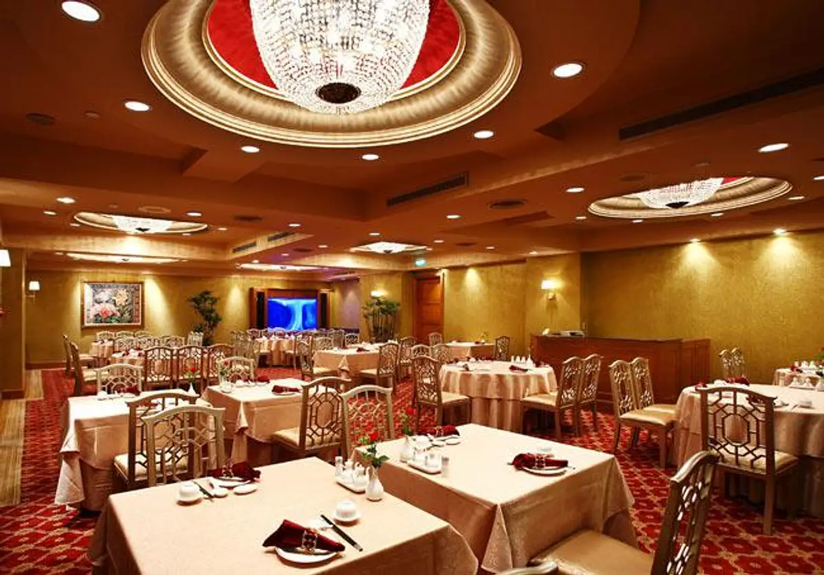 restaurant cover