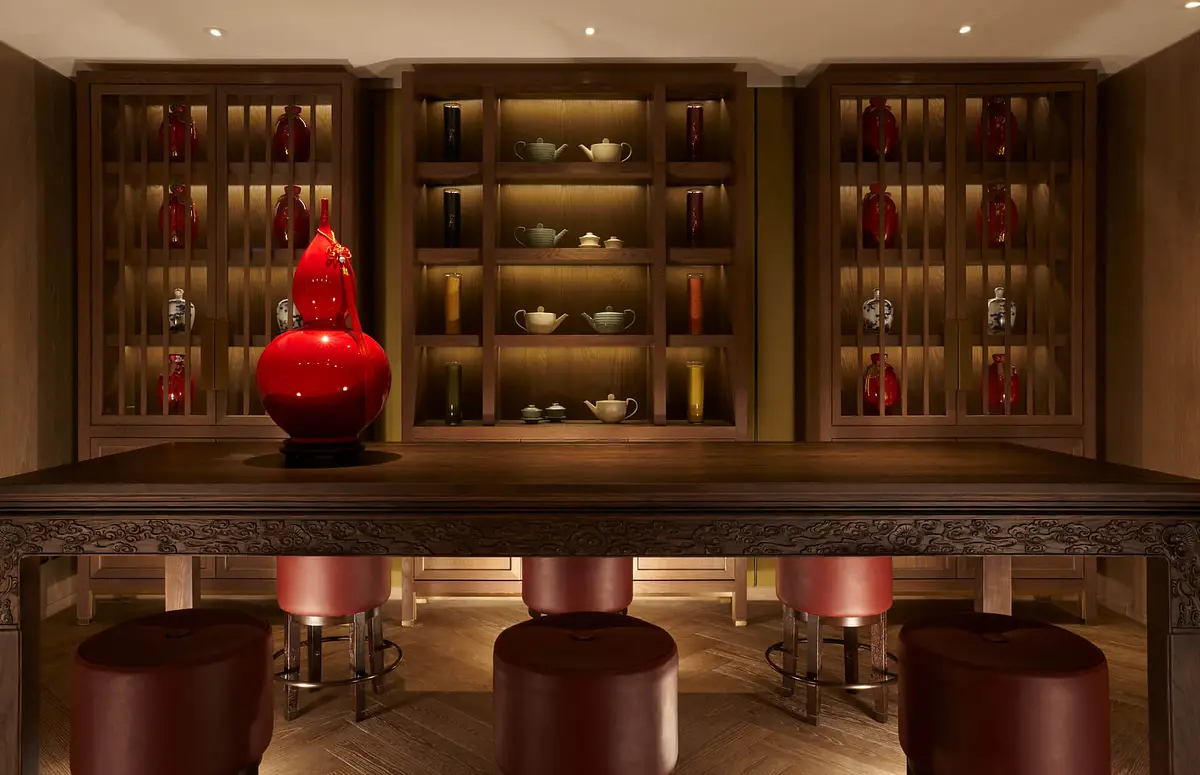 restaurant cover