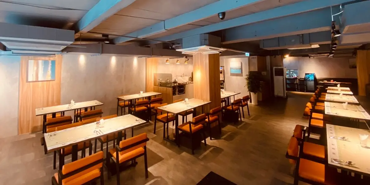 restaurant cover