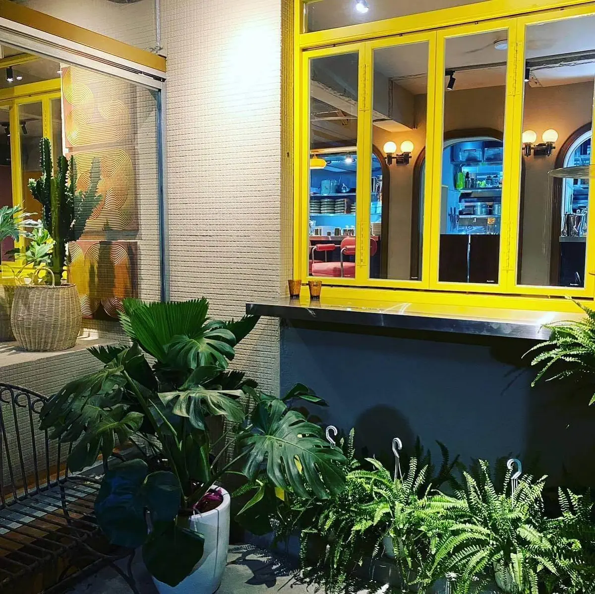 restaurant cover