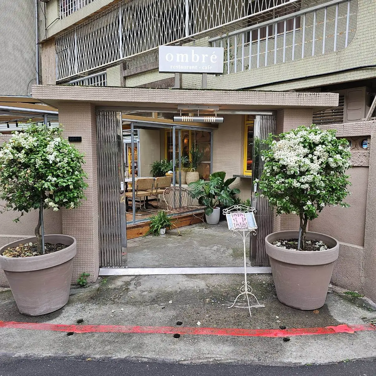restaurant cover