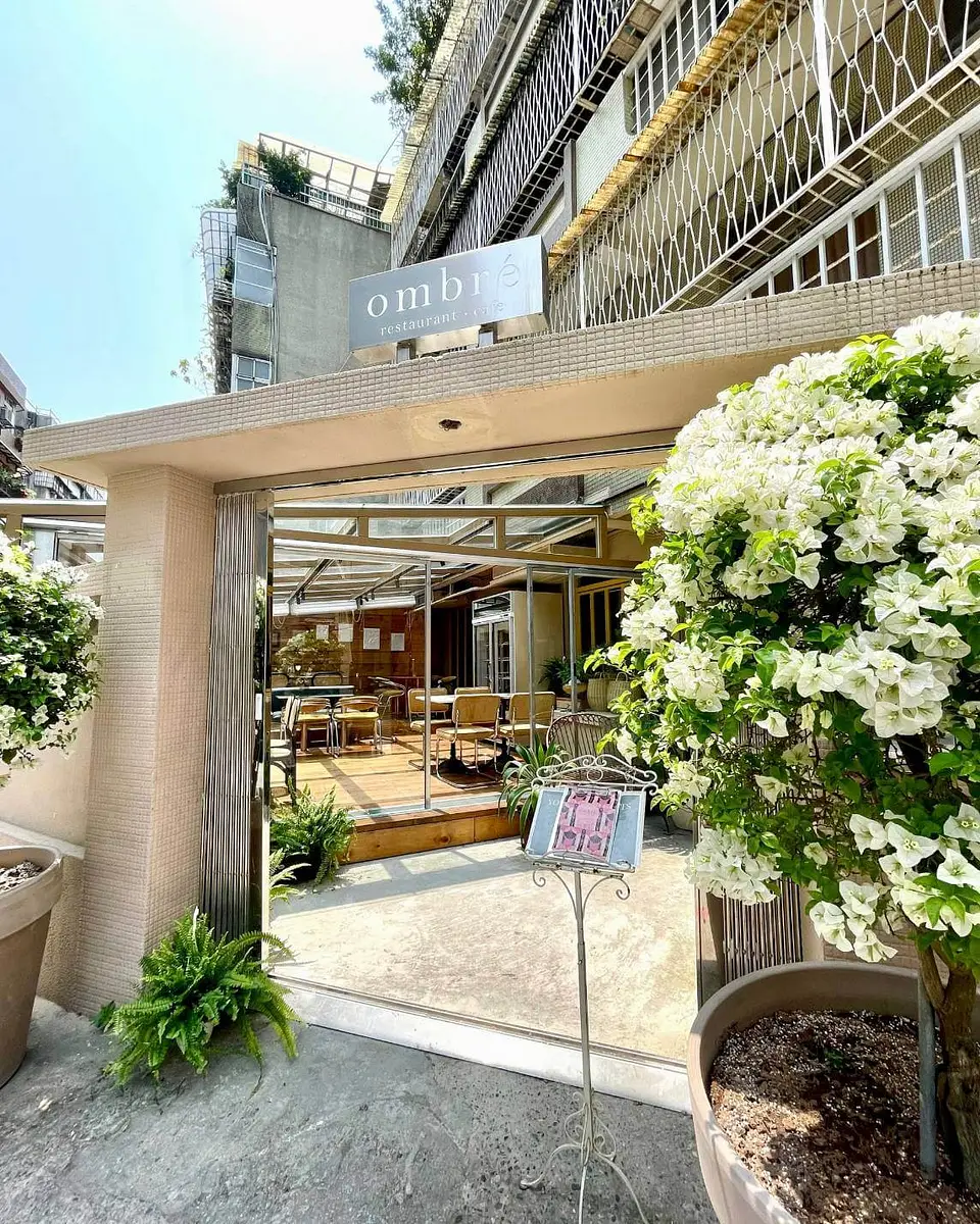 restaurant cover