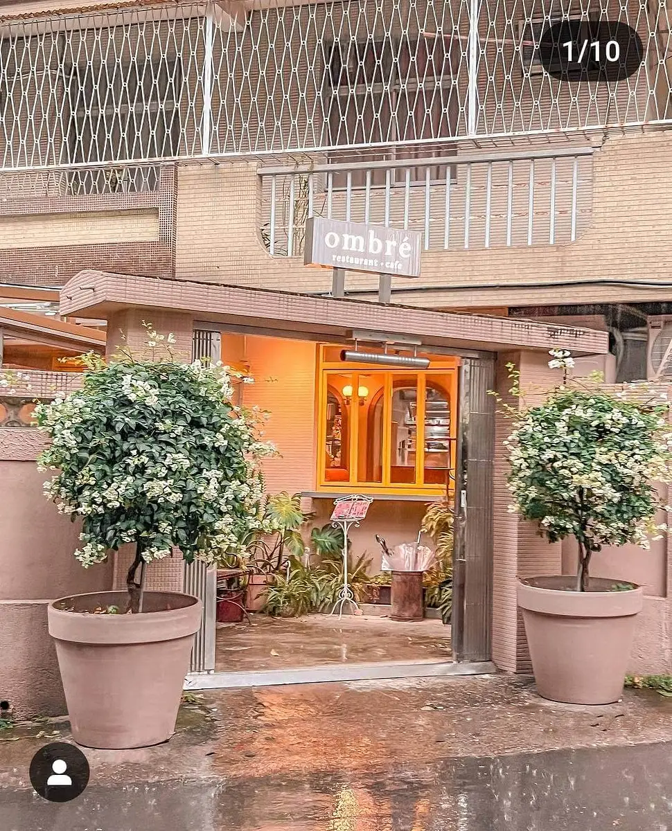 restaurant cover