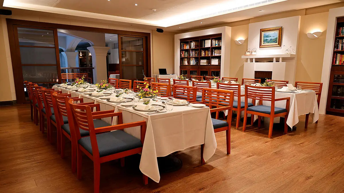 restaurant cover