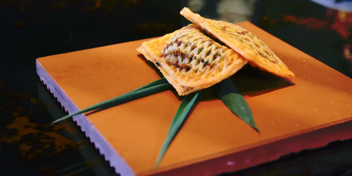 restaurant cover