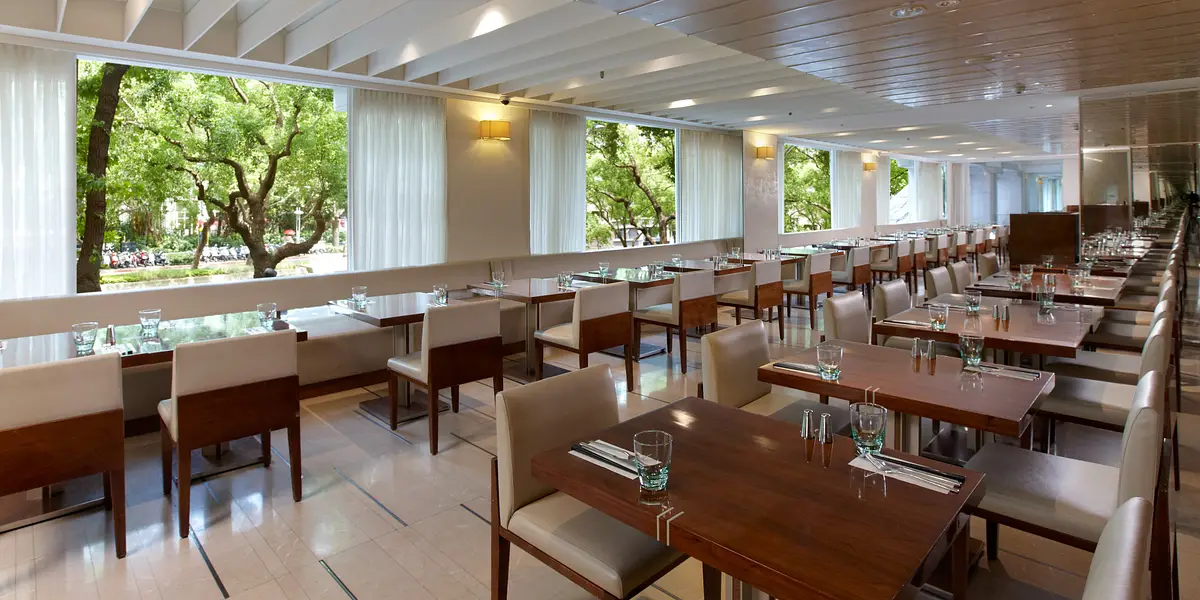 restaurant cover