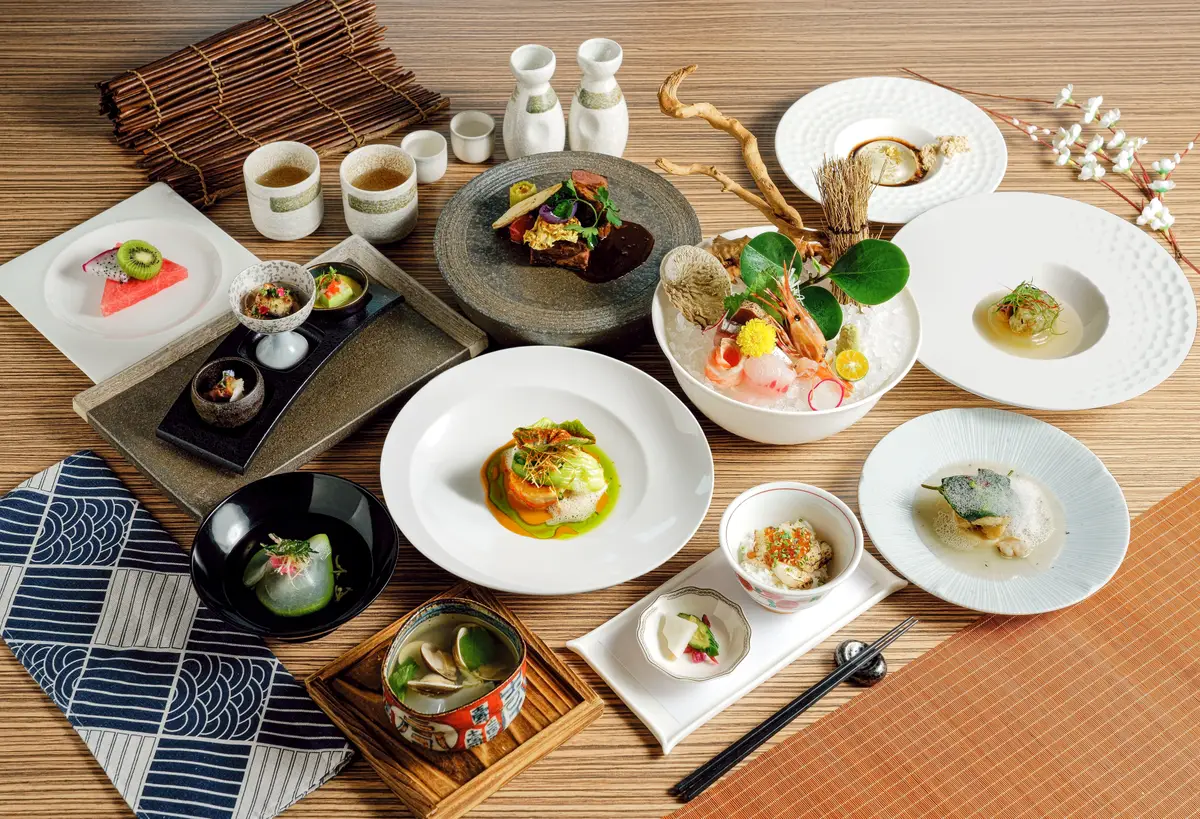 restaurant cover