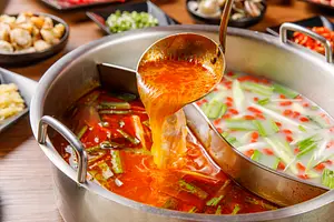 小蒙牛頂級麻辣養生鍋 - 林口店